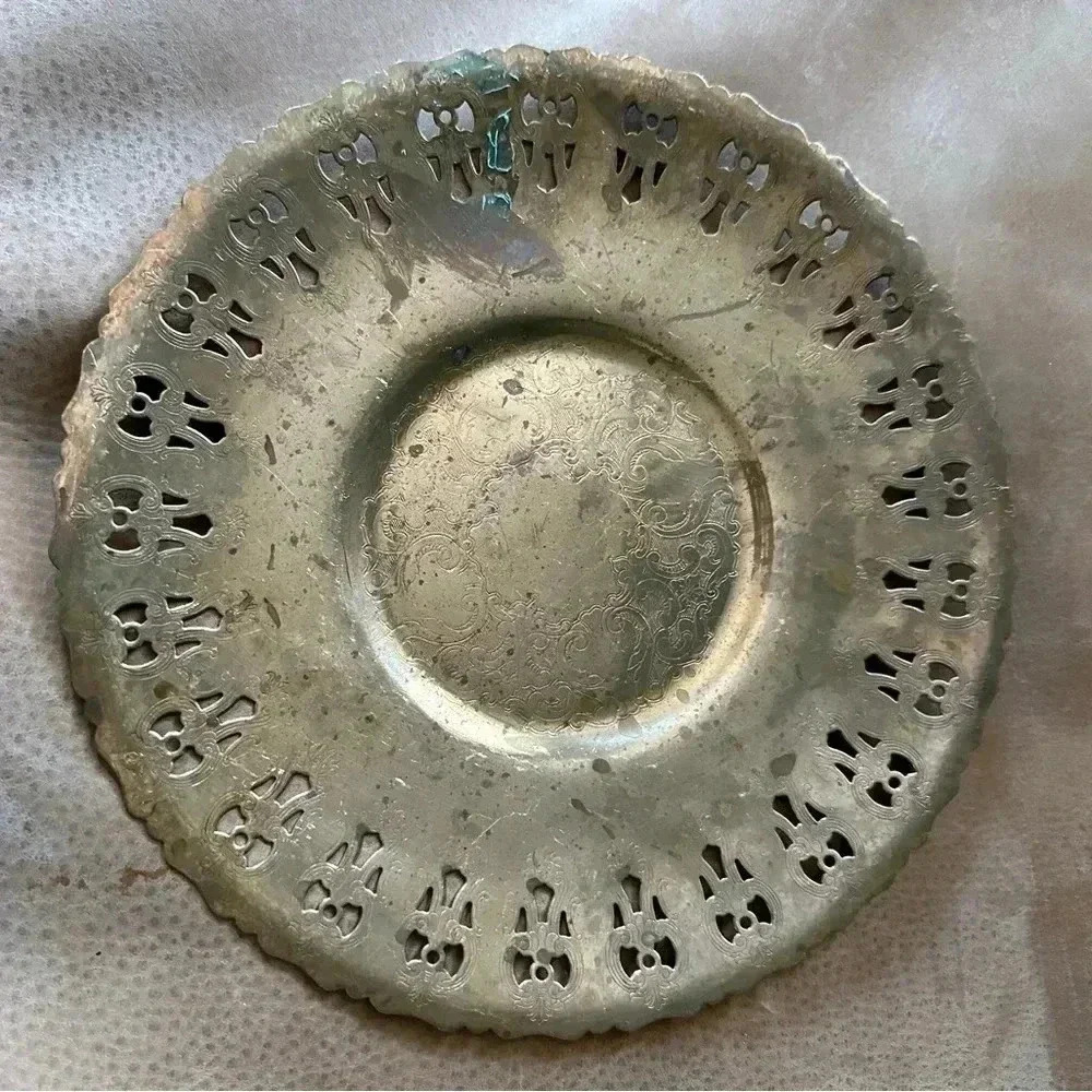 Vintage Brass Plate Decor With Beautiful Engravings Around 9” Around